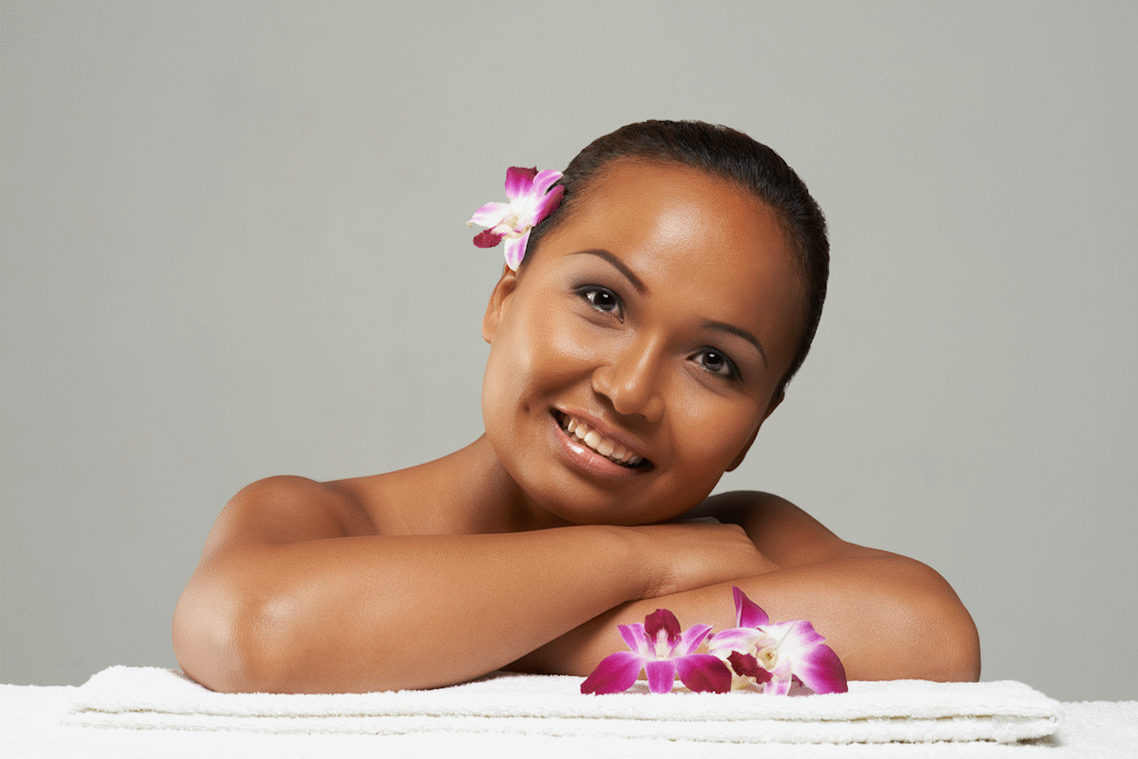 Thipphamat Rotchiwit Thipphamat Rotchiwit - Erfahrene Thai Massage Masseurin mit traditioneller Ausbildung aus Thailand